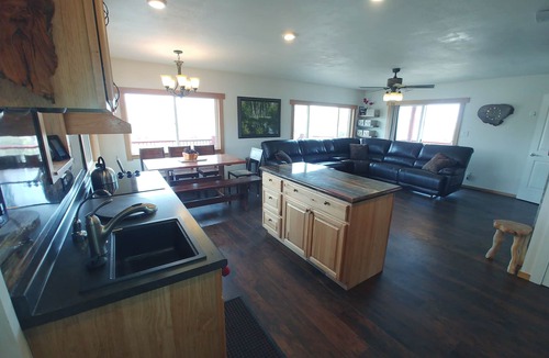 Duchesne Cabin | Secluded Cabin+ 40 acres by Starvation! Free State Park Pass to use during stay!