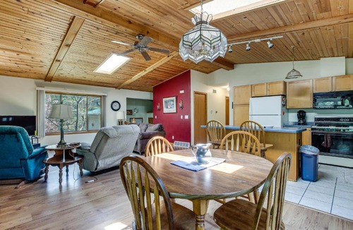New Chester House | Secluded Central Wisconsin Escape