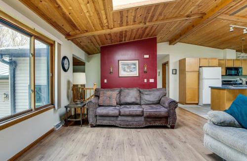 New Chester House | Secluded Central Wisconsin Escape