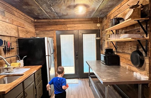 Osceola Cabin | Secluded Hunting & Fishing cabin in the Woods - Osceola, MO