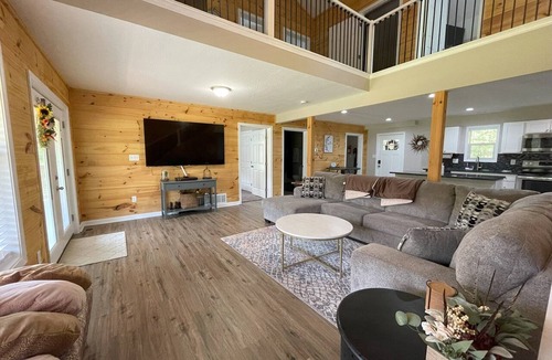 Logan Cabin | Secluded modern cabin, with hot tub