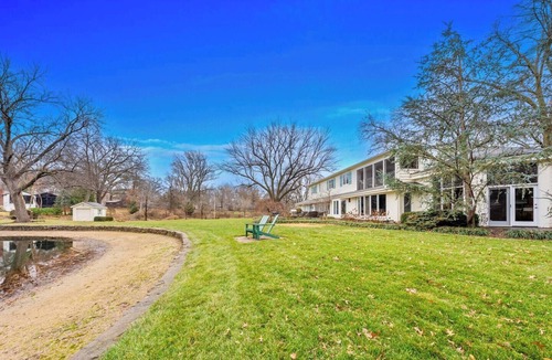 Leawood House | Serene 4BR Lake House in Upscale Leawood