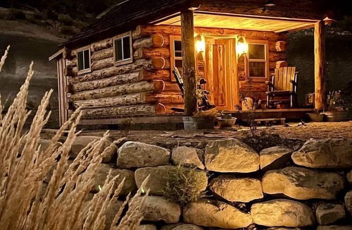 Zion National Park East Entrance Cabin | Serene Western Cabin with 23 Private Acres & Stargazing Near Zion National Park, Mount Carmel, Utah