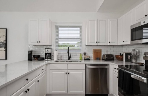 Colington House | Serenity House-Water Views, Pet Friendly & Hot Tub