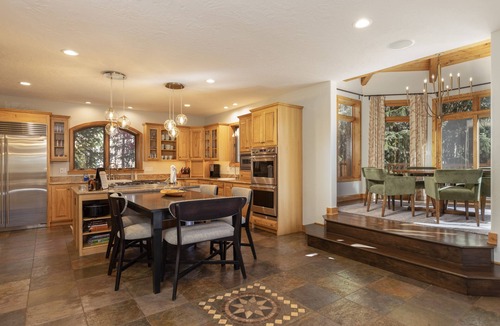Sunbeam Estates House | Short walk to downtown, shuttle, hot tub, game room, walk to two parks!