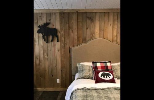 Island Park House | Single Cabin Unit 1