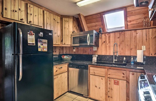 Red River Cabin | Ski-In/Ski-Out Red River Cabin w/Mtn Views!