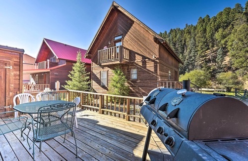 Red River Cabin | Ski-In/Ski-Out Red River Cabin w/Mtn Views!