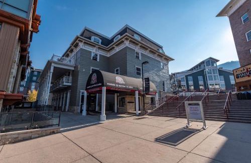 North Park City House | Ski-in/Ski-out, Stunning Top Floor Condo at Park City Base, Professionally Decorated Luxury 5BR