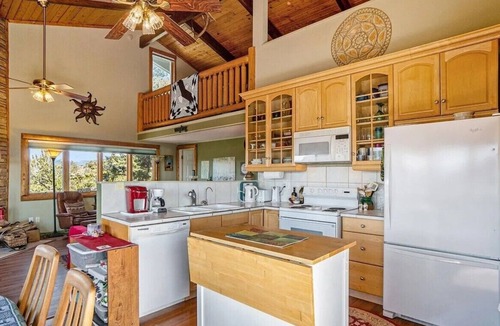 Estes Park Cabin | Sky Cabin! Private 2 acres only 10 min to Estes Park. Great Views of Longs Peak