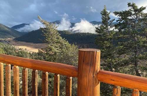 Estes Park Cabin | Sky Cabin! Private 2 acres only 10 min to Estes Park. Great Views of Longs Peak