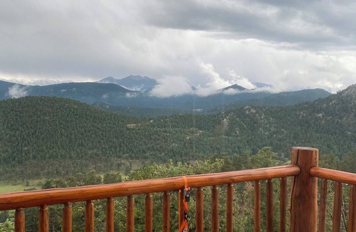Estes Park Cabin | Sky Cabin! Private 2 acres only 10 min to Estes Park. Great Views of Longs Peak