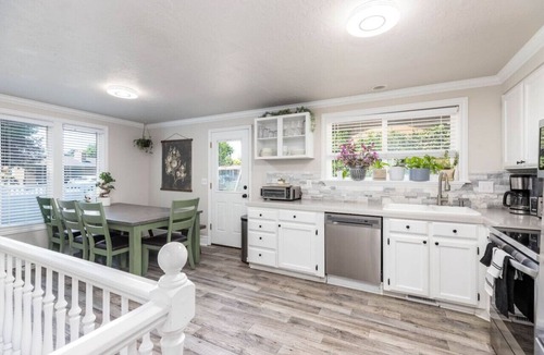 West Jordan House | SLC Pet Friendly Base Camp