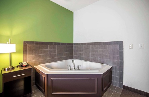 Haysville Hotel | Sleep Inn & Suites Haysville - Wichita South