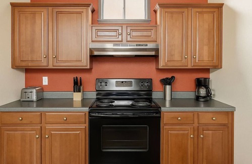 Springfield Apartment | Sleepover | Upscale 2BD/1BA - Downtown Springfield