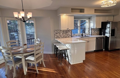 Topeka House | Sleeps 15+, Teams & Families, Lake Shawnee & Sports, Rec Room, Decks & Parking