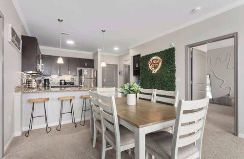 Overland Park Apartment | Sleeps 4 2 Bedroom Apt + KingBeds
