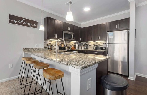 Overland Park Apartment | Sleeps 4 2 Bedroom Apt + KingBeds