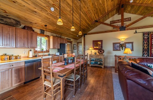 Fairplay Cabin | Sleeps 8 Pet-Friendly, Game Room, Panoramic Views, 35 mi to Breck