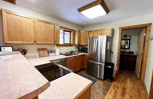Saint Mary's Cabin | Snowy Rocky Mountain Retreat - Near Skiing, Sledding & More!