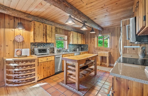 Sundance Cabin | Solitude in Sundance - Hot Tub, 4 Bed 4 Bath, Secluded, Views, Quiet, Forested