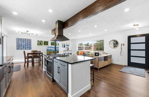 Sandy House | Solitude With Alta Views Will Brighton Your Stay
