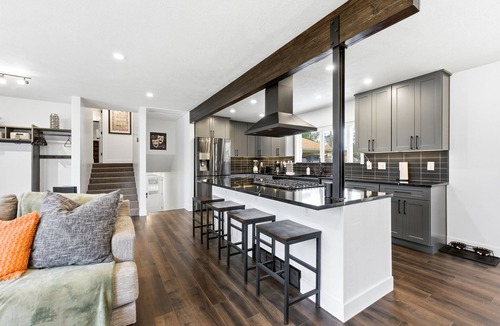 Sandy House | Solitude With Alta Views Will Brighton Your Stay
