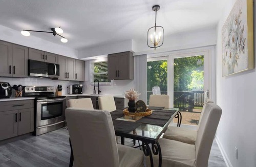 Grandview House | South KC upscale Corporate Rental