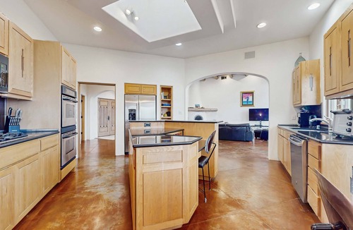 Ranchos De Taos House | Southwest Stunner - Hot Tub, Sauna & Game Room