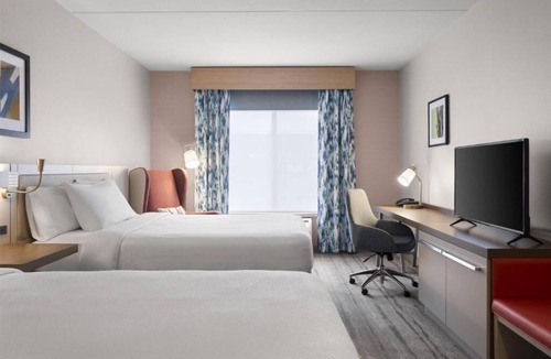 Albuquerque Hotel | Spacious 2 Queen Suites | Pool, Dining, Bar Area + Breakfast Included