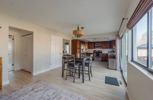Dam East - West House | Spacious 4-Bedroom Home