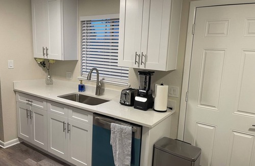 Aurora House | Spacious 4-bedroom house with AC and WiFi in wonderful Aurora