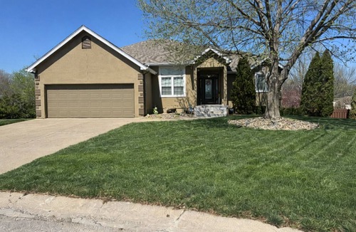 Blue Springs House | Spacious 4-bedroom house 20min from WORLD CUP headquarters!