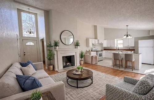 South Kansas City House | Spacious 4-bedroom house in nice South Kansas City 15 MINUTES FROM WORLD CUP