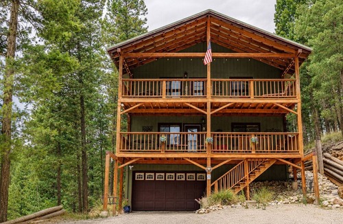 Cloudcroft Ski Chalet | Spacious 4BR Game Room Views