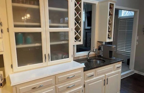 Overland Park House | Spacious 4BR house; suburb w amazing hwy access! Minutes to World Cup shuttle!
