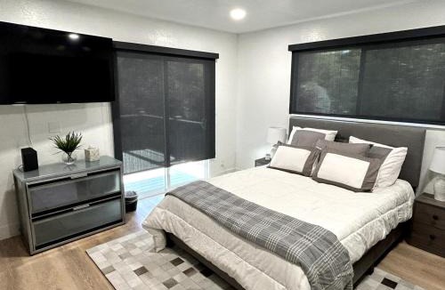North Park City House | Spacious 4BR Mountain View 5 min to PC Resort