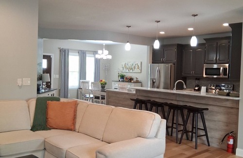 Oak Grove House | Spacious 5-bedroom house in beautiful Oak Grove with AC