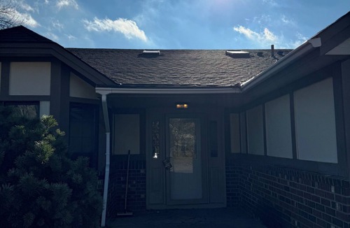 Shoreview House | Spacious 5-bedroom house in charming Circle Pines with WiFi, AC