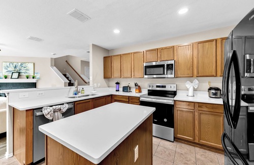 Sherman House | Spacious 5BR/3BA/5TV home near TI/Austin College/Lake Texoma