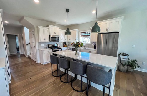 New Century House | Spacious 5BR Home Sleeps 12 - Pool - Family Friendly