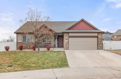 Greeley House | Spacious 6-bedroom house in the heart of Greeley