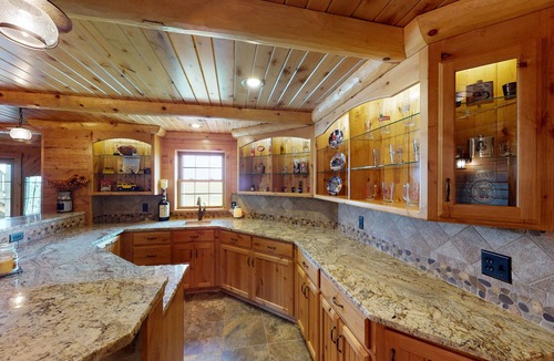 Hays Other | Spacious 6 bedroom house with a hot tub!