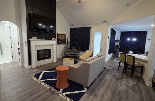 Red Banks House | Spacious & Charming 5-Bedroom Home in Byhalia
