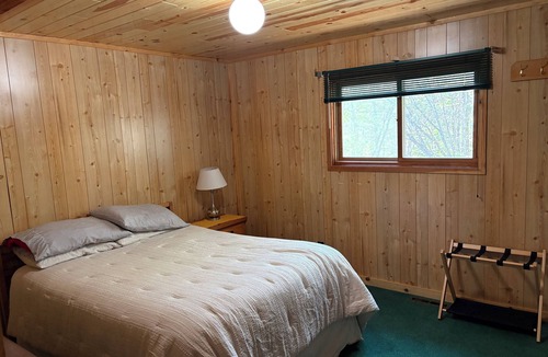 Kabetogama Cabin | Spacious, comfortable 1 BR with FULL kitchen, large sitting rm, private bath