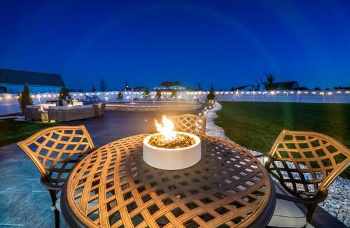 Papillion House | Spacious Country Farmhouse Retreat, Sleeps 16, Pool, Movie Room