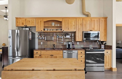 Estes Park Condo | Spacious Dtwn Estes Park Loft Condo: 4 Mi to RMNP