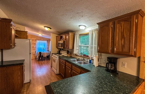 Nelsonville Cabin | Spacious Eagle's Landing Cabin near Hocking Hills