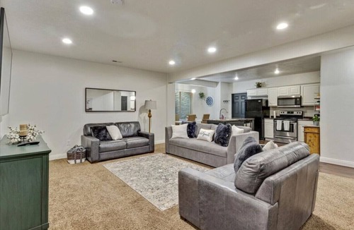 Orchard North Condo | Spacious Hillside Haven | Massage | Patio