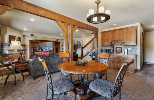 Estes Park House | Spacious Home Close to Lake Estes Close to Downtown